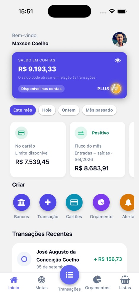 Tela inicial do Moneyzin com saldo em contas via Open Finance, atalho Bancos e transações recentes